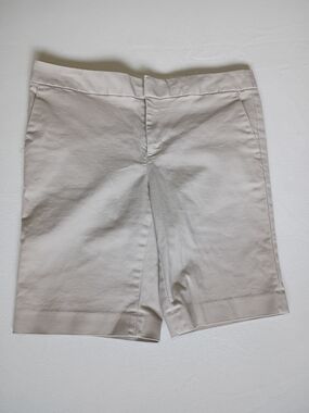 Banana Republic Light Beige Tailored Bermuda Shorts Size 8(Tiny Mark...See Pics)